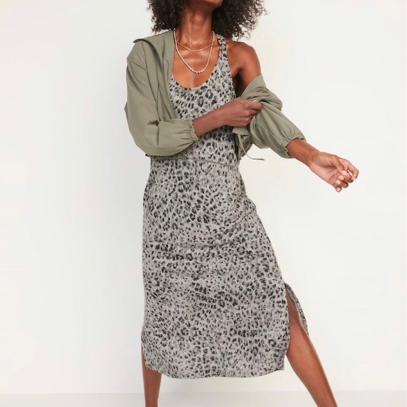 Leopard Maxi Dress Criss Cross back - Picture 1 of 4